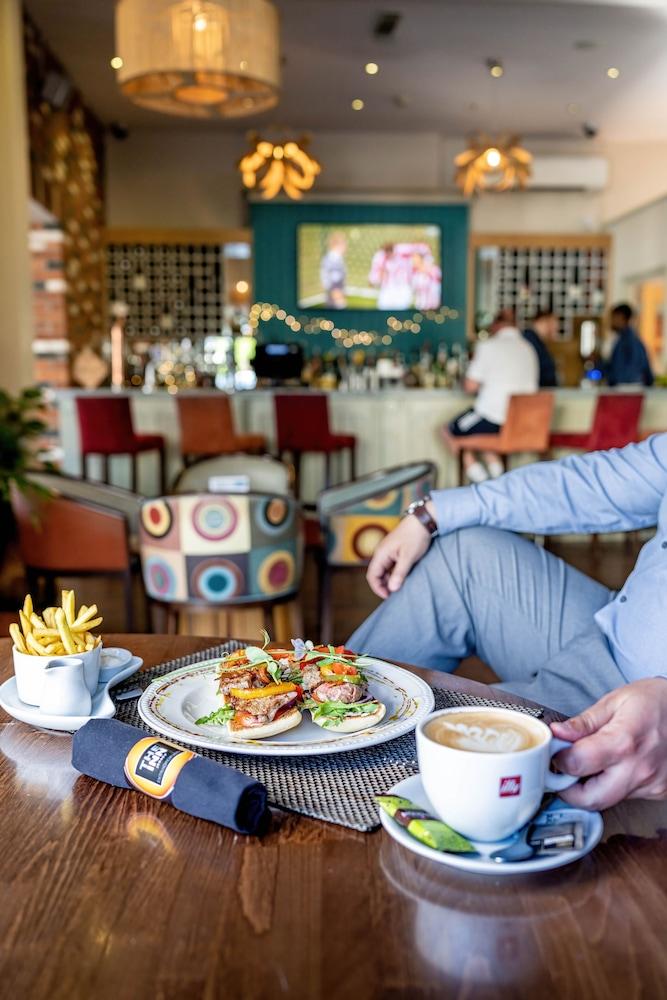 The Inn Hotel Bar And Restaurant Saint Helier Jersey Eksteriør bilde
