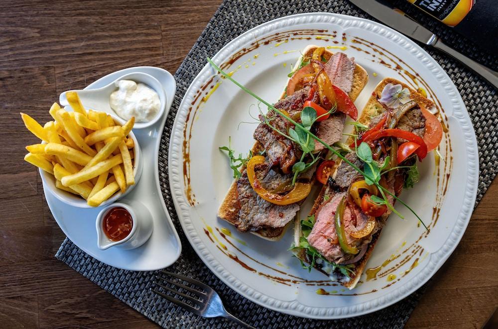 The Inn Hotel Bar And Restaurant Saint Helier Jersey Eksteriør bilde