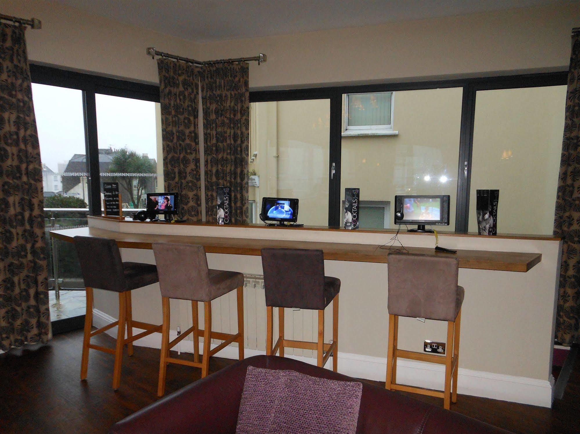 The Inn Hotel Bar And Restaurant Saint Helier Jersey Eksteriør bilde